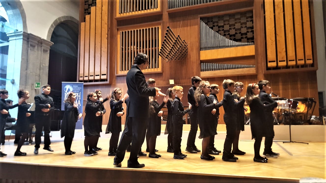 Coro dauno di Voci bianche U. GIORDANO Coro dauno di Voci bianche U, GIORDANO di Foggia